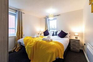 Iron/ironing board, WiFi, bed sheets