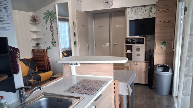 Private kitchen - 3-bedroom mobile home  Sleeps 6 (Saint-Jean-de-Monts)