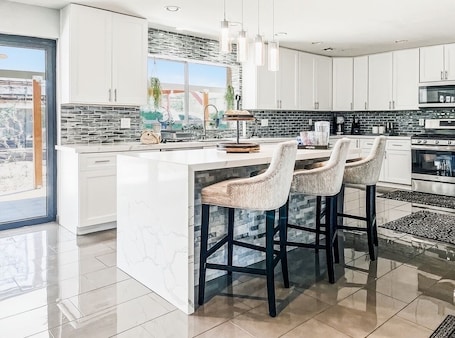 Private kitchen. 3-bedroom house in brilliant Phoenix with cool AC and space to relax