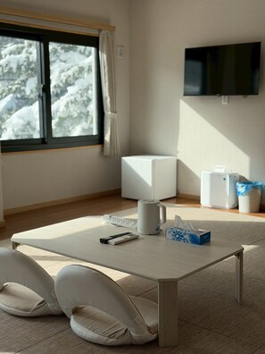 Kahden hengen comfort-huone (kaksi sänkyä), vuoristonäköala | Ilmainen Wi-Fi