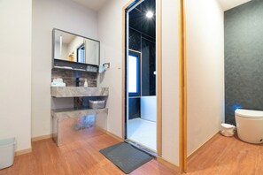 Familien-Suite, Bergblick | Badezimmer