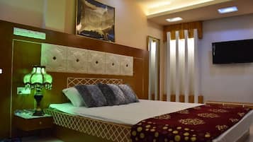 Deluxe Double Room, Balcony, City View | Free WiFi