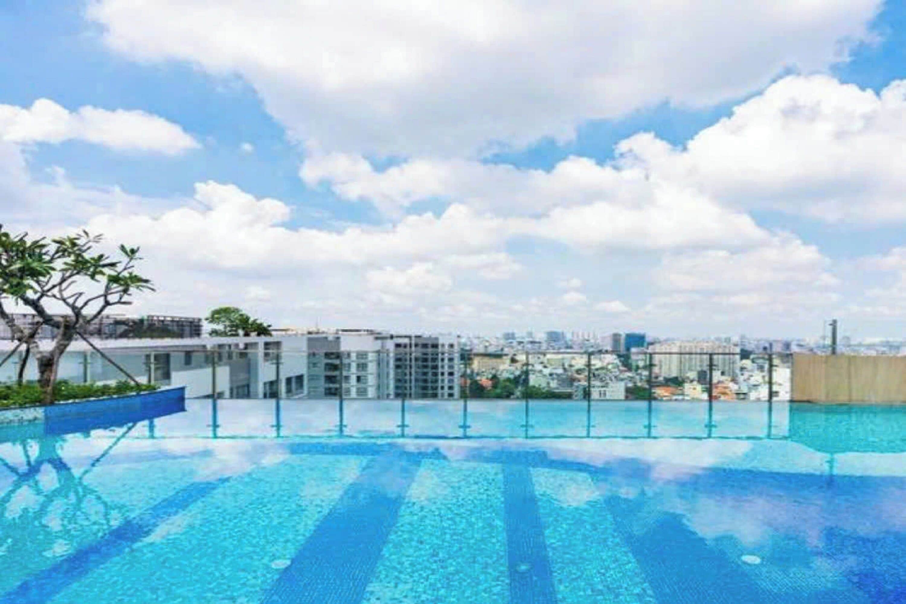 Hồ bơi ngoài trời 