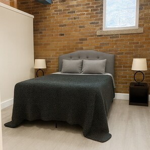 WiFi, bed sheets