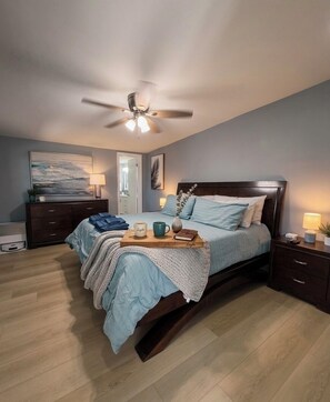 3 bedrooms, iron/ironing board, free WiFi, bed sheets - 3-bedroom house w/ carport! Close to Beach and Speedway! Intracoastal access! (South Daytona)