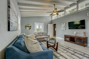 Smart TV - 3-bedroom house w/ carport!  Close to Beach and Speedway! Intracoastal access! (South Daytona)