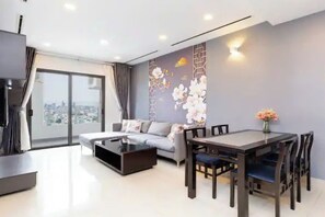 Presidential-Zimmer, 3 Schlafzimmer, Zutritt zur Club Lounge, Stadtblick | Bettwäsche aus ägyptischer Baumwolle, hochwertige Bettwaren