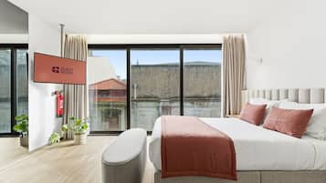 Iron/ironing board, internet, bed sheets