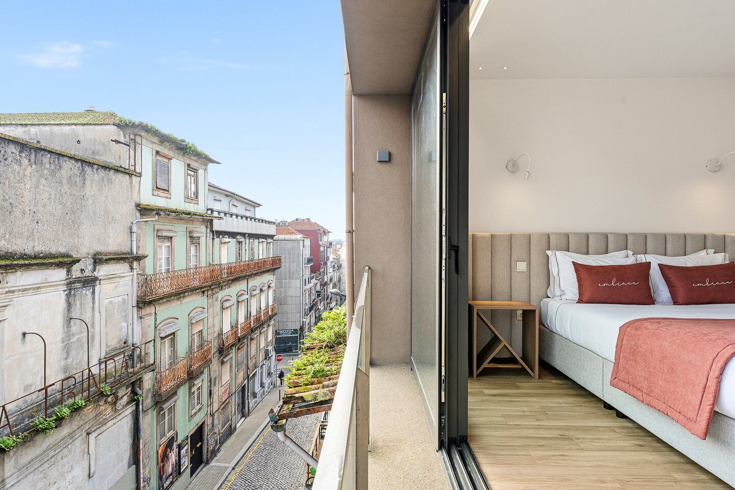 Fer et planche à repasser, accès Internet, draps fournis