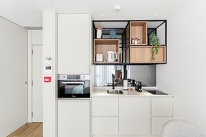 Frigorifero, microonde, forno, macchina per tè/caffè