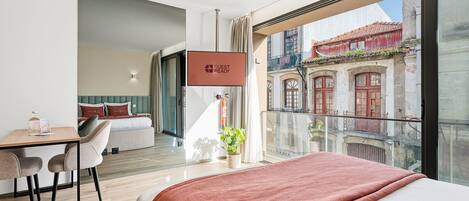 Strygejern/strygebræt, internetforbindelse, sengetøj