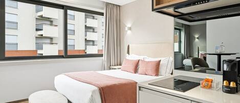 Iron/ironing board, internet, bed sheets