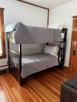 Työpöytä, silitysrauta/-lauta, Wi-Fi