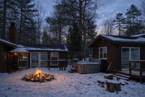 Serenity at Moon Lake•HotTub•Sauna & Rustic Cabin