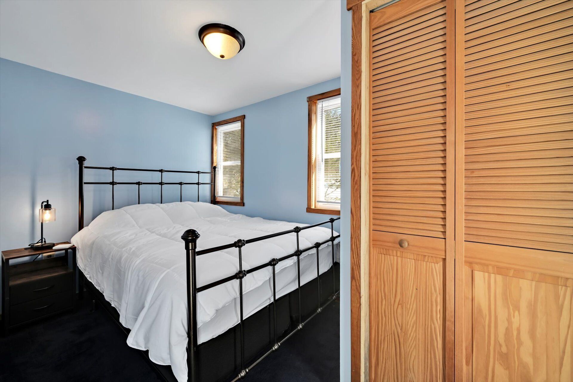 Iron/ironing board, free WiFi, bed sheets, wheelchair access