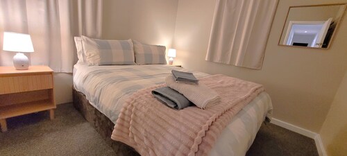 Central Blenheim Character House - Kitchen, Laundry, BBQ, Bikes