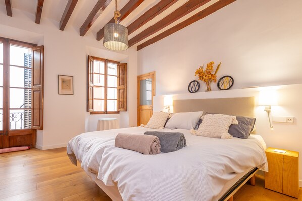 Fer et planche à repasser, Wi-Fi gratuit, draps fournis