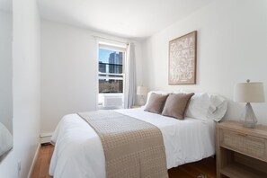 2 bedrooms, iron/ironing board, WiFi, bed sheets - Your Manhattan Escape! Beautiful 2BD 1BTH Apt (New York)