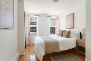 2 bedrooms, iron/ironing board, WiFi, bed sheets