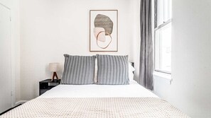 2 bedrooms, iron/ironing board, WiFi, bed sheets