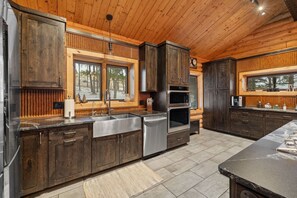 Fridge, microwave, oven, stovetop - The Schroeder Sanctuary (Rapid City)