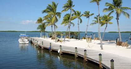 Perfect 5-bedroom house with AC in cool Florida City