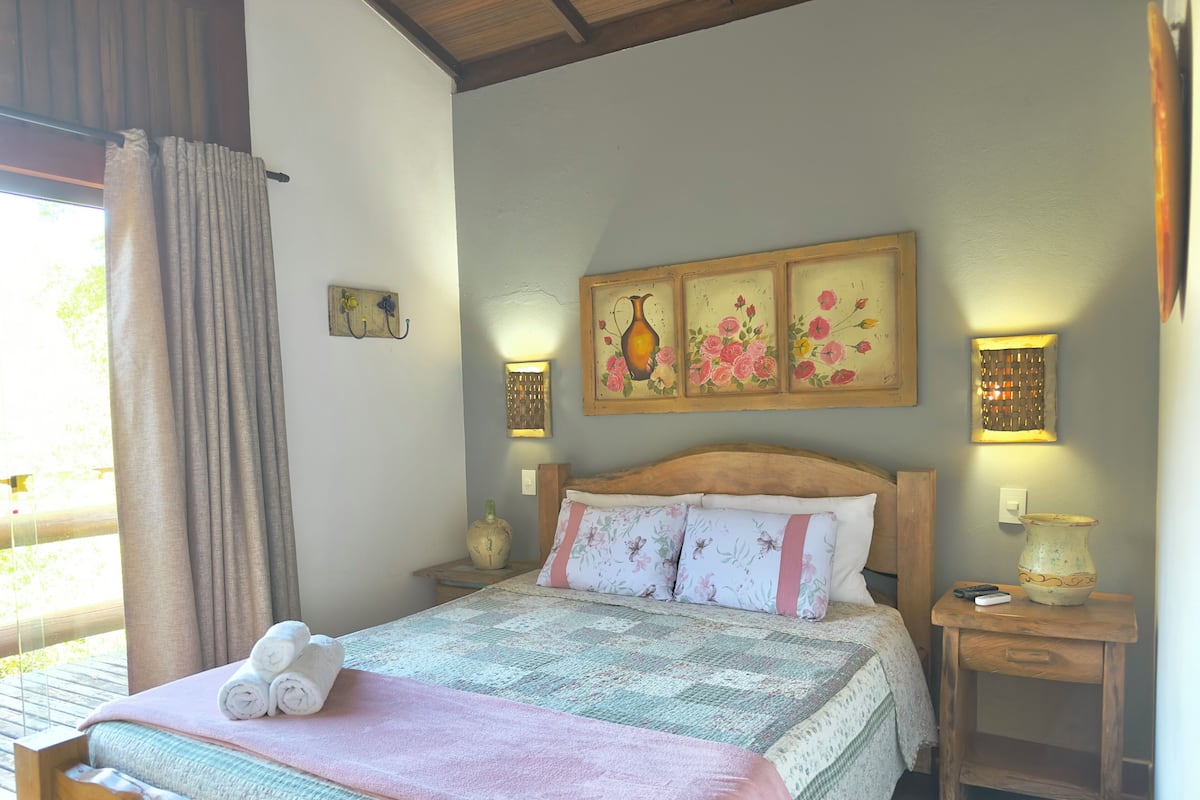 Standard Chalet, Mountain View | Blackout drapes, WiFi (free)