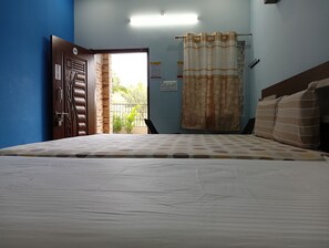 Classic-Vierbettzimmer, Gartenblick | Wohnbereich