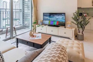 Caja de seguridad en la habitación y decoración personalizada 