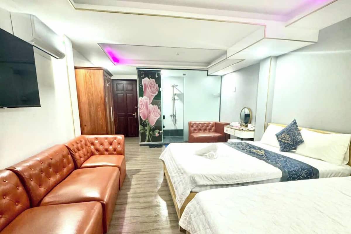 Kahden hengen superior-huone (yksi tai kaksi sänkyä) | Yksilöllisesti sisustettu, yksilöllisesti kalustettu, työpöytä