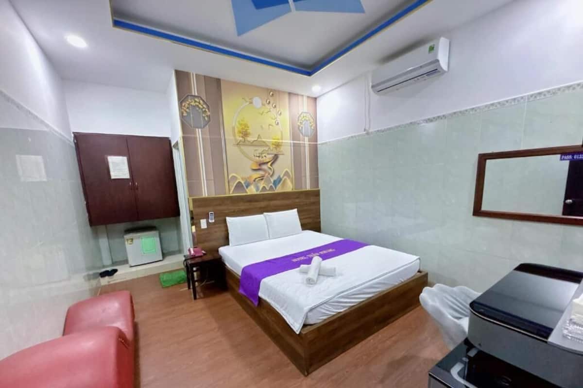 Egyptian cotton sheets, premium bedding, down comforters, pillowtop beds