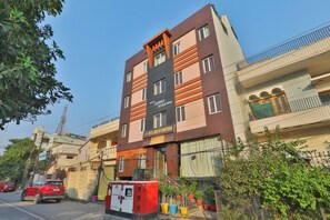 Front of property - evening/night - Hotel Janki International (Varanasi)