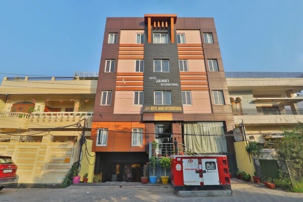 Front of property - evening/night - Hotel Janki International (Varanasi)