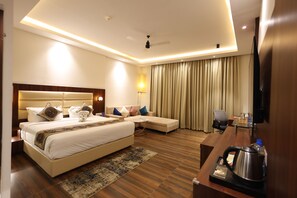 ห้องพรีเมียมดับเบิล | ตู้นิรภัยในห้องพัก, โต๊ะทำงาน, Wi-Fi ฟรี