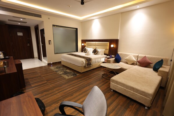 Deluxe Double Room - Enrise By Sayaji Kalaburagi (Kalaburagi)