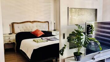 Iron/ironing board, internet, bed sheets