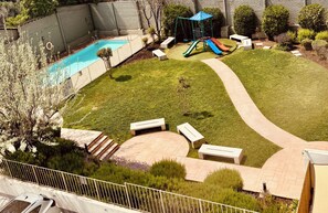 Pool - Intimate getaway in a centrally located apartment close to the Metro: swimming pool+WIFI+optional parking (San Miguel)