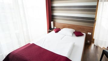 Standard-Doppelzimmer, Balkon, Blick auf den Innenhof