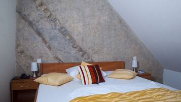 Comfort-Studio, Stadtblick | Zimmersafe, Schreibtisch, laptopgeeigneter Arbeitsplatz