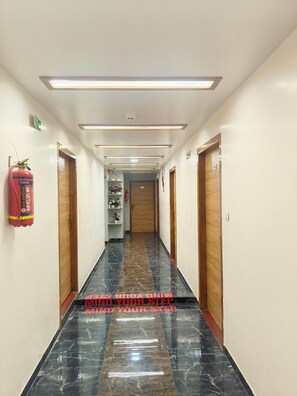 Lobby - Hotel Dev Palace (Ahmedabad)