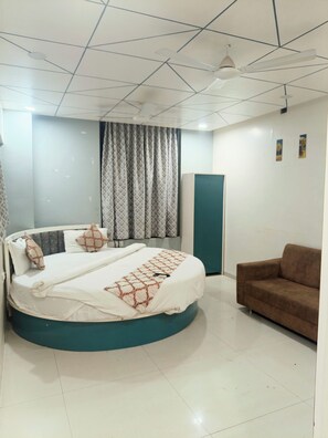 Room - Hotel Dev Palace (Ahmedabad)