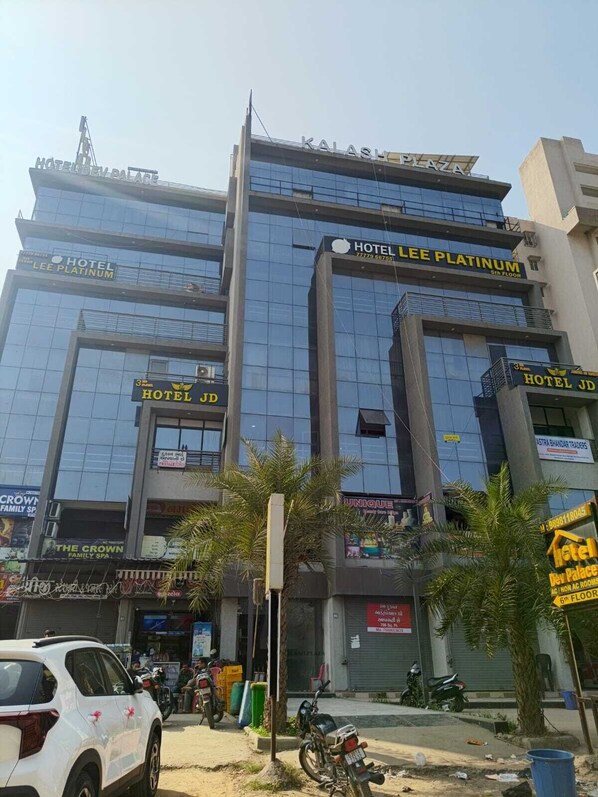 Exterior - Hotel Dev Palace (Ahmedabad)