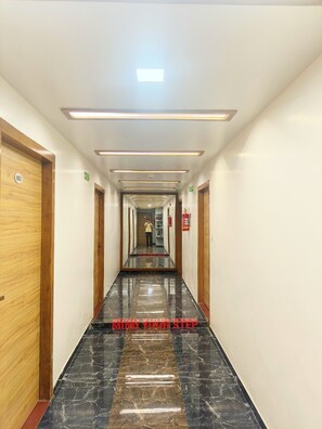 Lobby - Hotel Dev Palace (Ahmedabad)