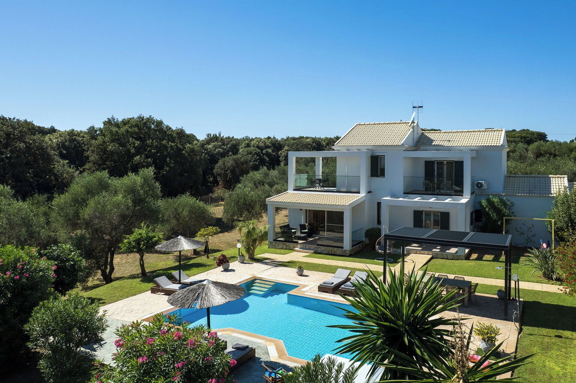 Building Exterior, Garden, Outdoor, Pool, Scenic View, Summer