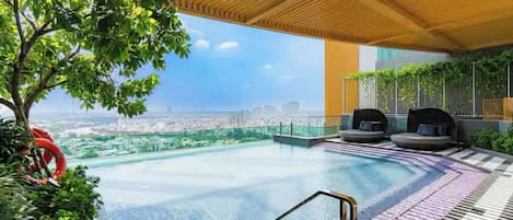 حمّام سباحة خارجي