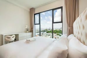 Presidential Suite, 2 Bedrooms, Club lounge access, City View | Egyptian cotton sheets, premium bedding, free minibar, in-room safe - Zenith Luxstay Delasol Residence (Vinh Hoi)