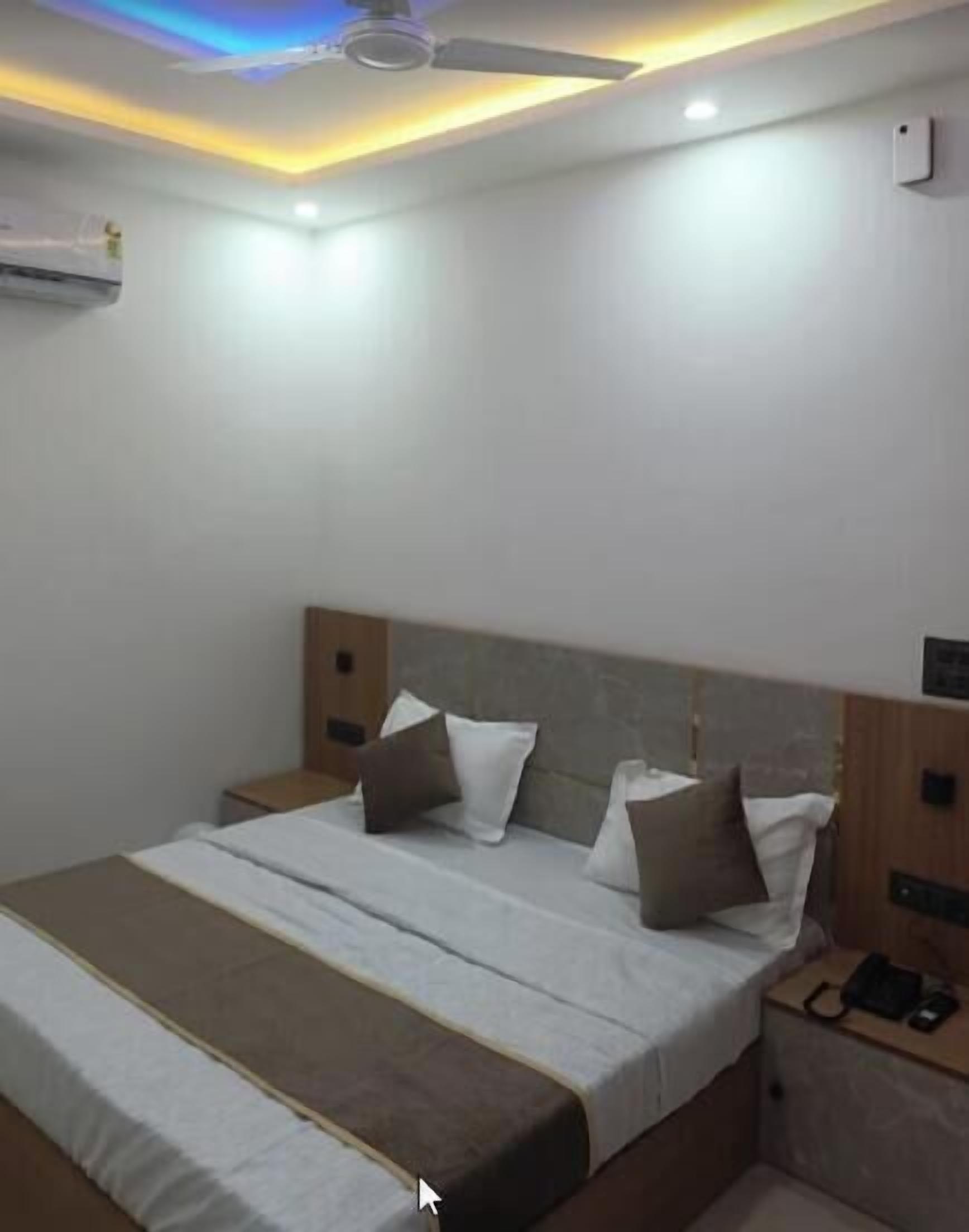 Deluxe Room | Free WiFi