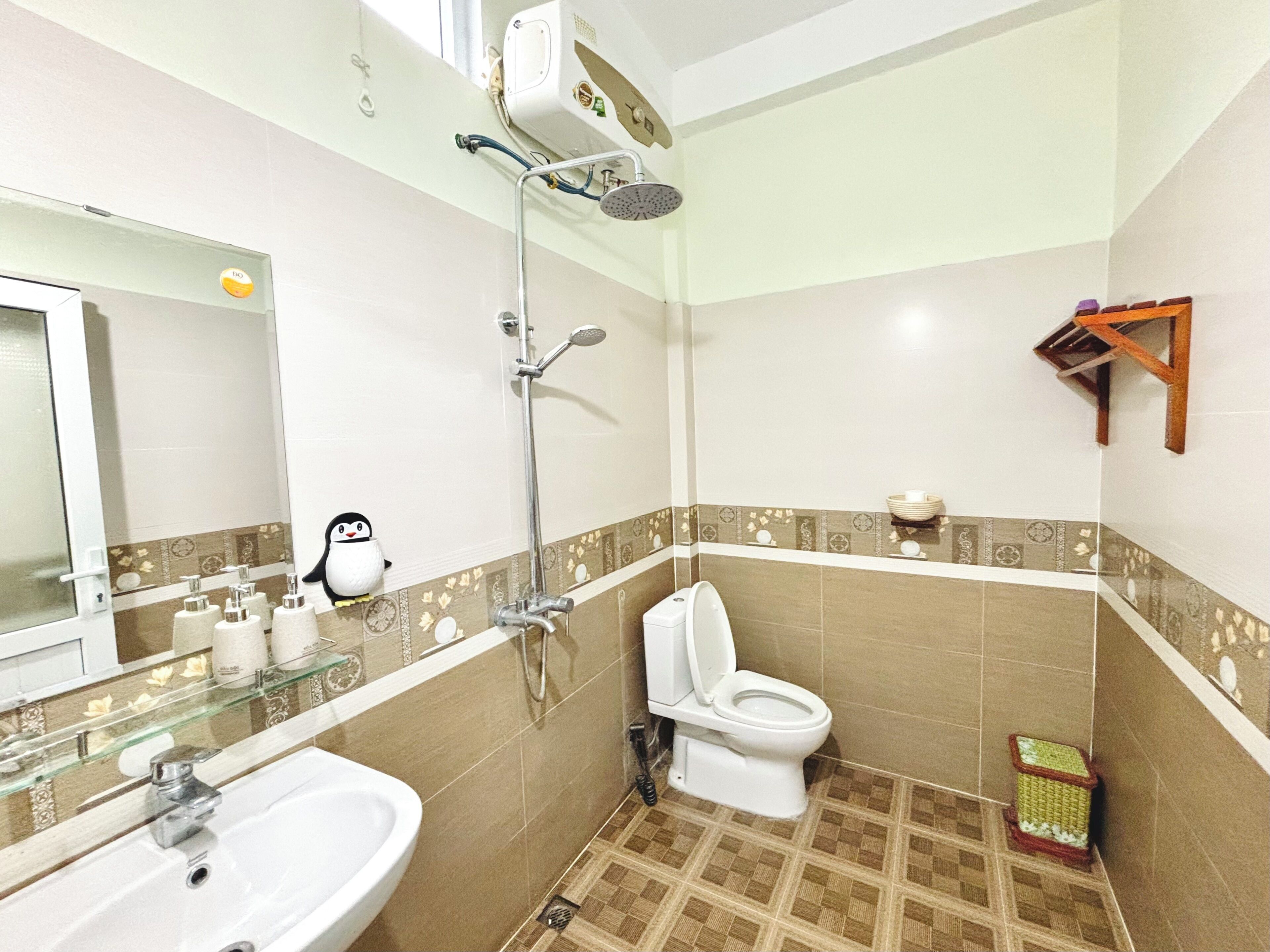 Standard Double Room, Garden View | Bathroom | Free toiletries, hair dryer, towels, soap