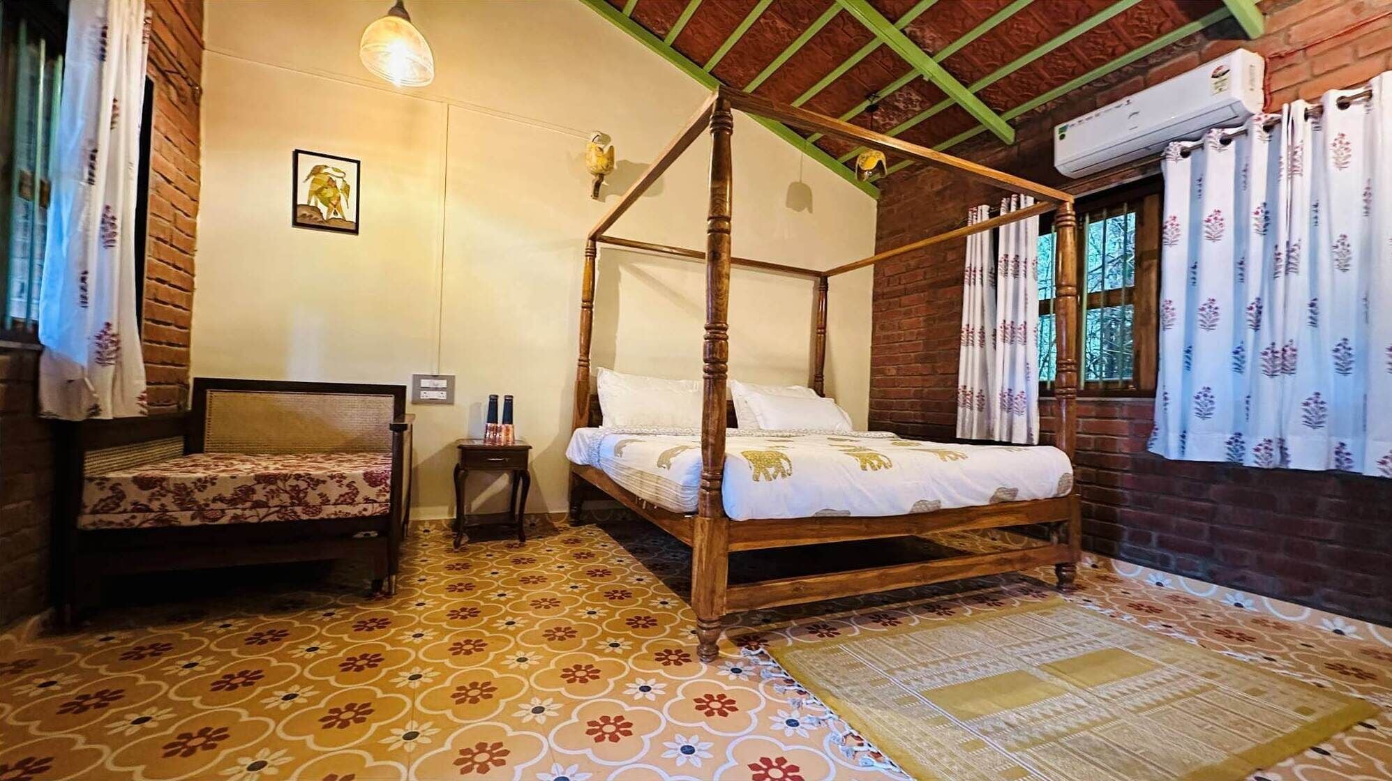 Habitació doble Deluxe, vistes al jardí | Espai de treball apte per a portàtils i wifi gratuïta 