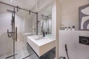 Hair dryer - Lux 3BDR Marina Waterfront/Marina Walk/Boat Views (Dubai)
